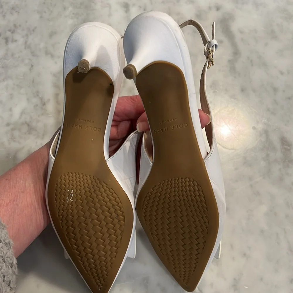 Cole Haan white Heels; Size 6 - Picture 6 of 11